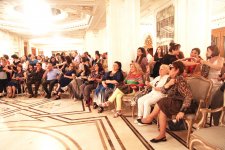 В Баку прошла церемония награждения лучших деятелей театрального искусства (ФОТО)