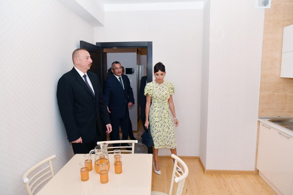 President Ilham Aliyev, First Lady Mehriban Aliyeva attend opening of new residential complex for IDPs in Pirallahi district (PHOTO)