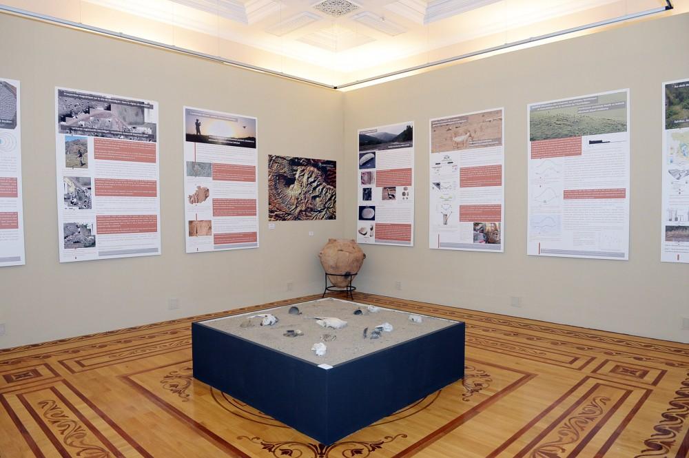 Fransa-Azərbaycan arxeoloji qazıntılarının 10 illiyinə həsr olunan sərgi açılıb (FOTO)