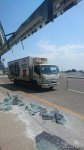 Aeroport ərazisində QƏZA - Yük maşını terminal binasına ziyan vurdu (FOTO)
