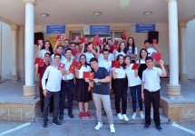 В Баку аттестат " с отличием" получили 1433 выпускника средних школ (ФОТО)