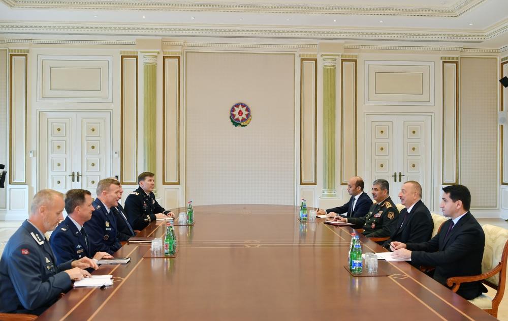 Президент Ильхам Алиев принял делегацию во главе с Главнокомандующим союзническими силами НАТО в Европе (версия 2)