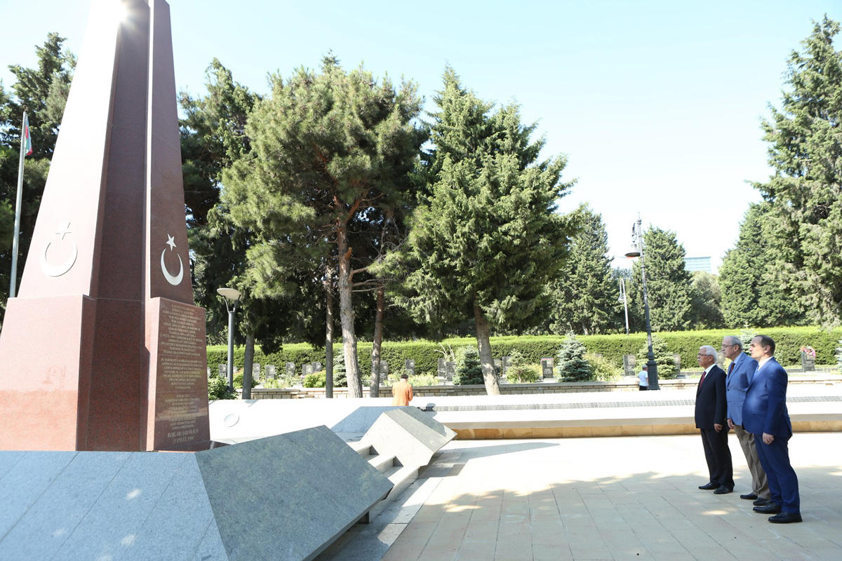 В Баку начал работу II Международный симпозиум «Исламская цивилизация на Кавказе» (ФОТО)