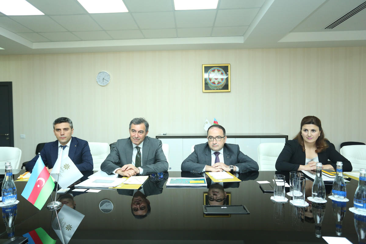 Azerbaijan’s Agency for Development of SMEs to co-op with Ernst & Young Holdings (PHOTO)