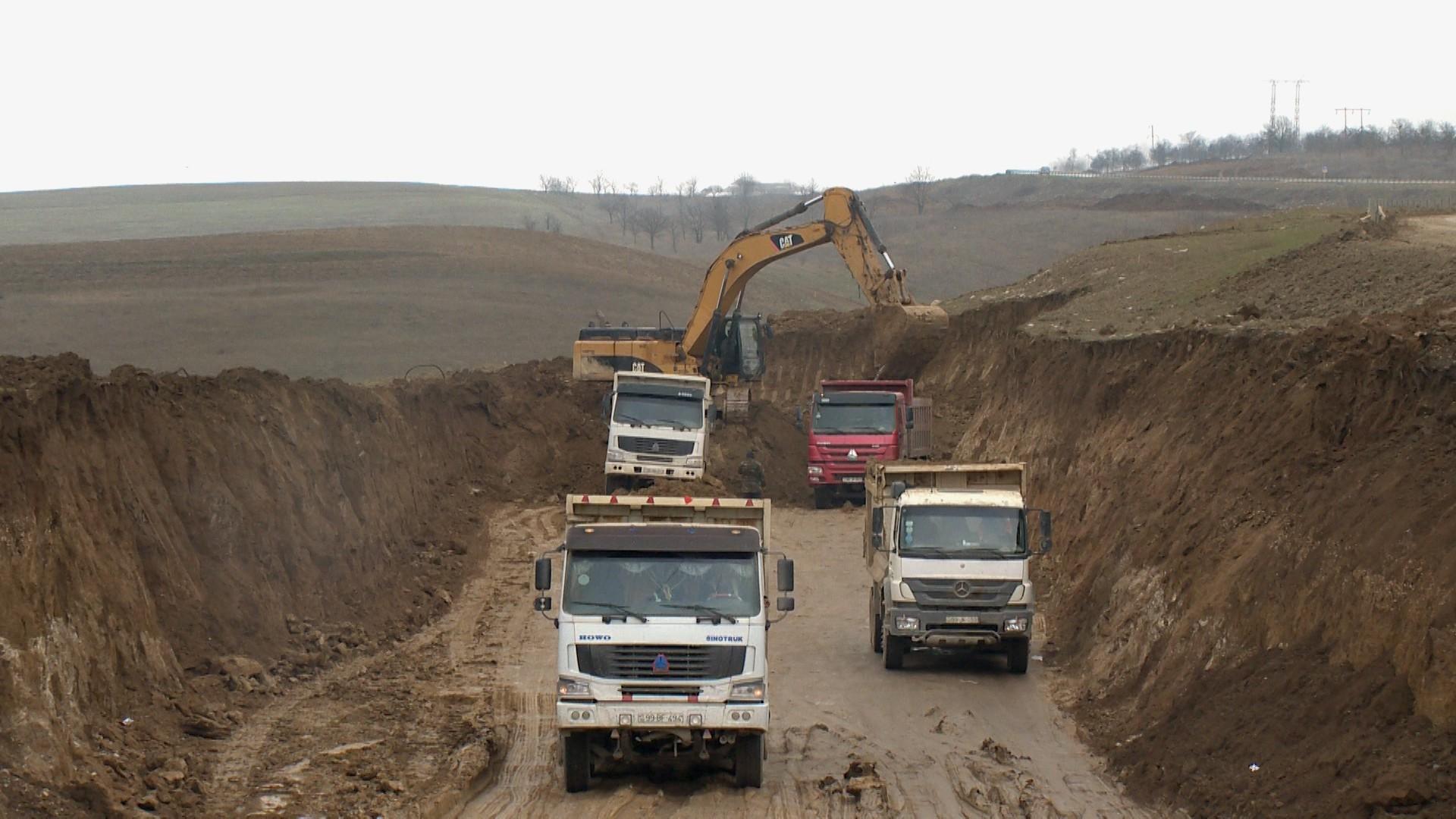 Bakı-Şamaxı yolunda yenidənqurma işləri gələn il yekunlaşacaq (FOTO)