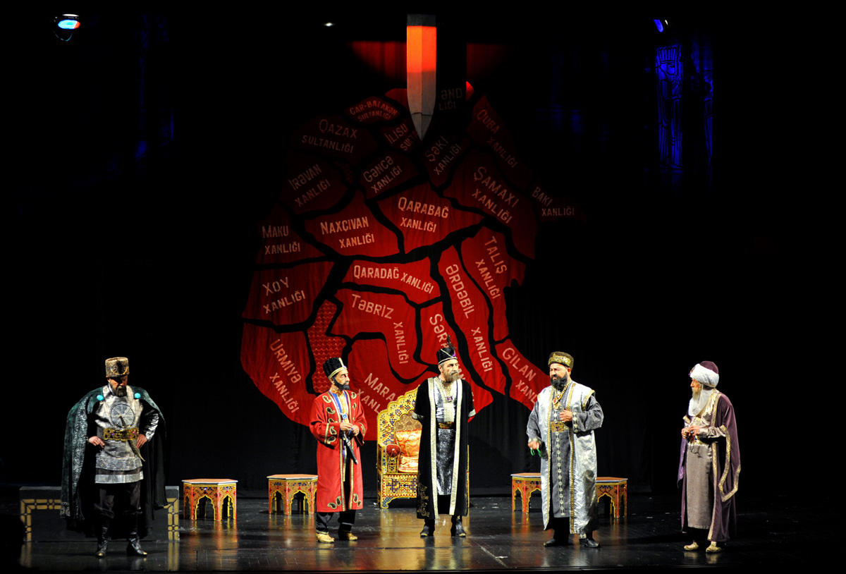 Milli Dram Teatrında mövsümün bağlanış mərasimi keçirilib (FOTO) - Gallery Image
