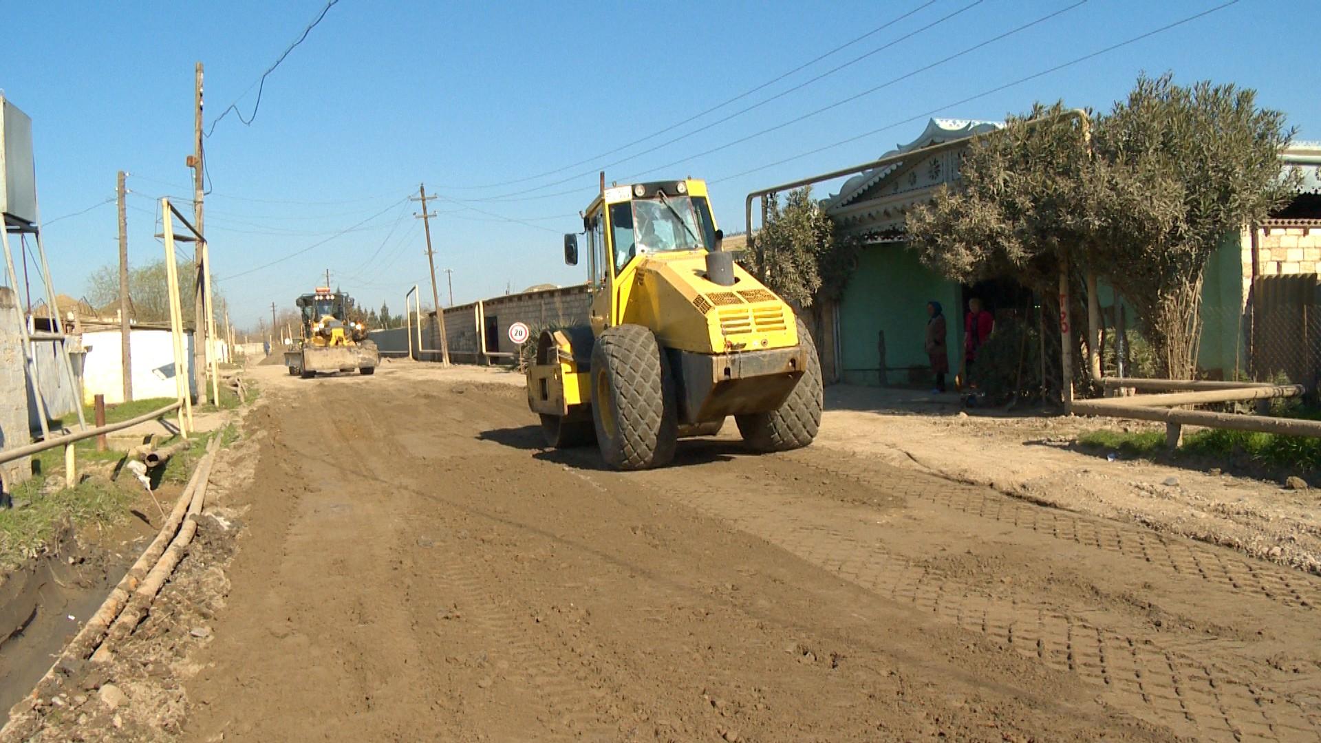 Salyanda uzunluğu 17.2 km olan avtomobil yolu yenidən qurulur (FOTO) - Gallery Image
