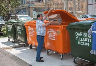 В Наримановском районе Баку новый пилотный проект по регулированию бытовых отходов (ФОТО)