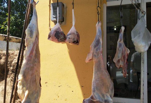 В Азербайджане продолжается борьба с торговлей мяса, не соответствующего нормам пищевой безопасности (ФОТО)