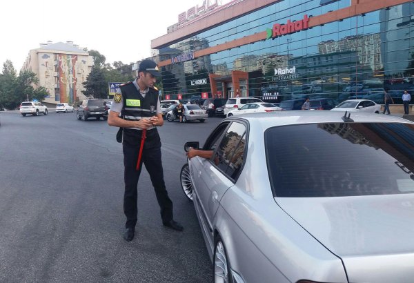Дорожная полиция Ясамальского района продолжает мероприятия по обеспечению безопасности дорожного движения (ФОТО)