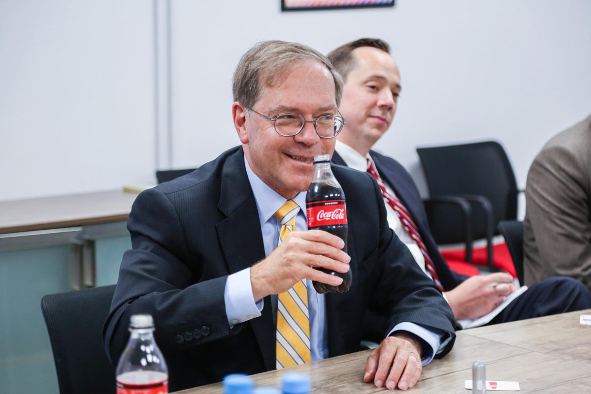 Посол США в Азербайджане посетил завод Coca-Cola (ФОТО)