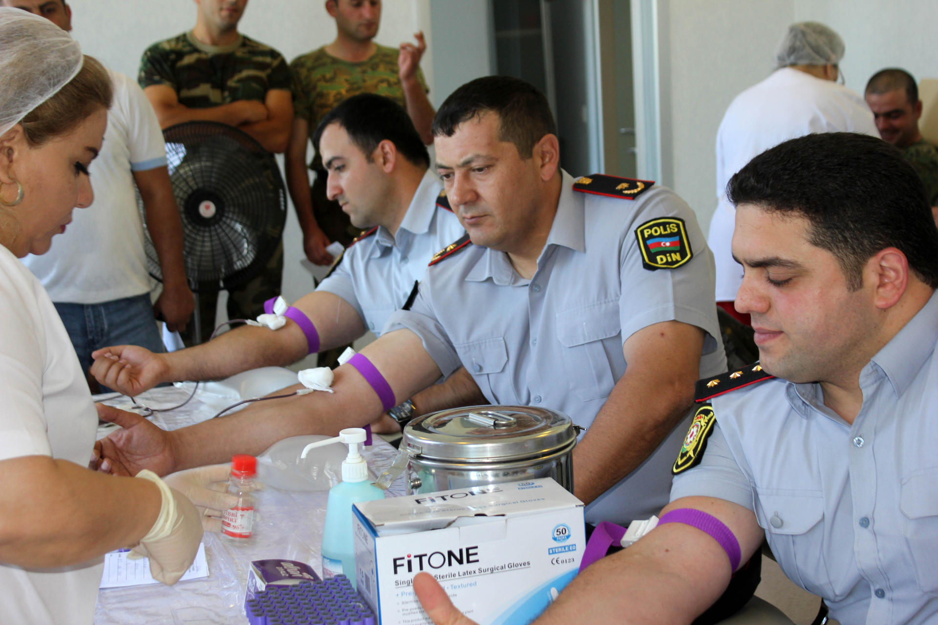 Qubada polis əməkdaşları qanvermə aksiyasında iştirak ediblər (FOTO)