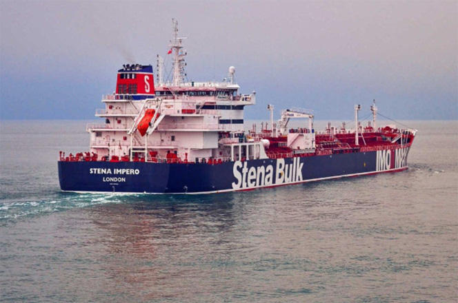 Оператор задержанного Ираном британского танкера просил Путина о помощи