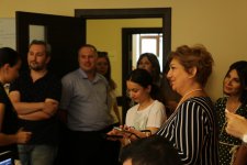 По ту сторону витрины – как азербайджанские журналисты стали продавцами-консультантами в Мaxi.az (ФОТО)