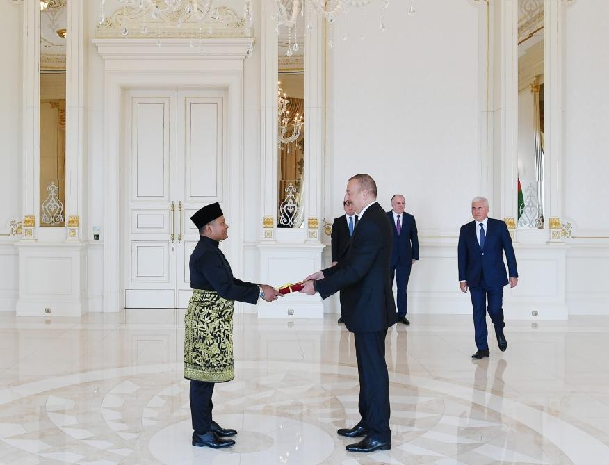 Президент Ильхам Алиев принял верительные грамоты послов ряда стран (ФОТО) (версия 3)