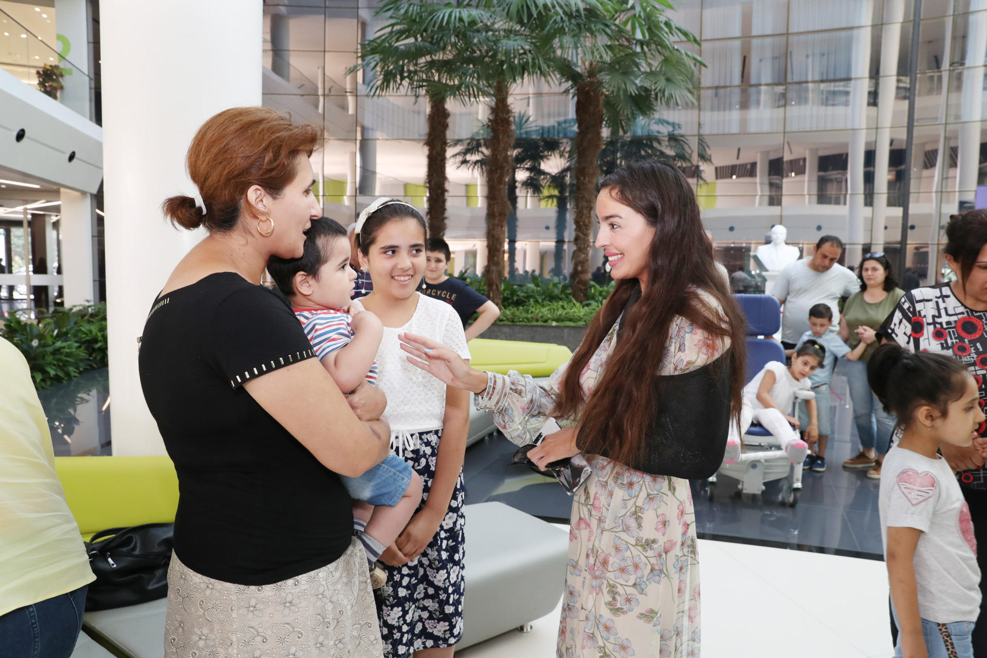 Vice-President of Heydar Aliyev Foundation Leyla Aliyeva meets with children receiving treatment at Bona Dea International Hospital (PHOTO)