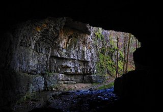 В Германии спасли двух человек, застрявших в пещере на глубине 650 метров