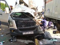 В ДТП с участием микроавтобуса, следовавшего из РФ в Азербайджан, пострадали 11 человек (ФОТО)