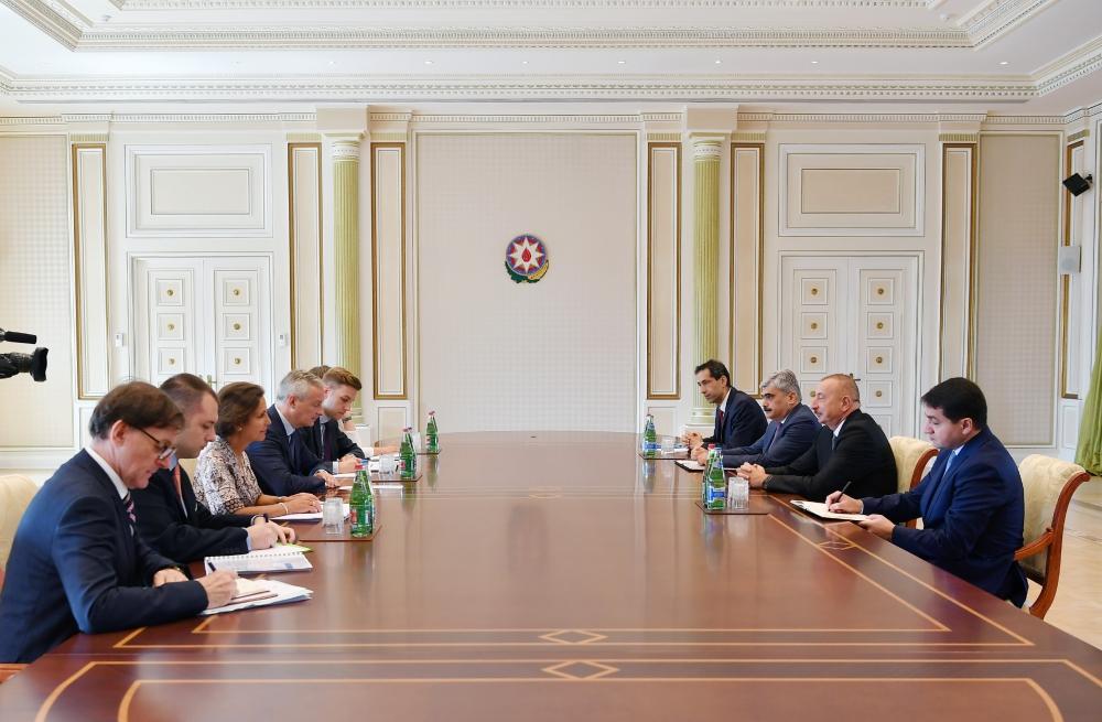 Президент Ильхам Алиев  принял министра  экономики и финансов Франции