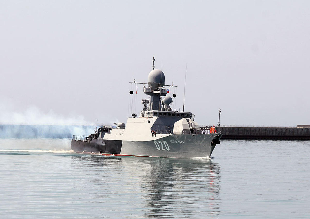 Военные корабли России прибыли в Баку (ФОТО/ВИДЕО)