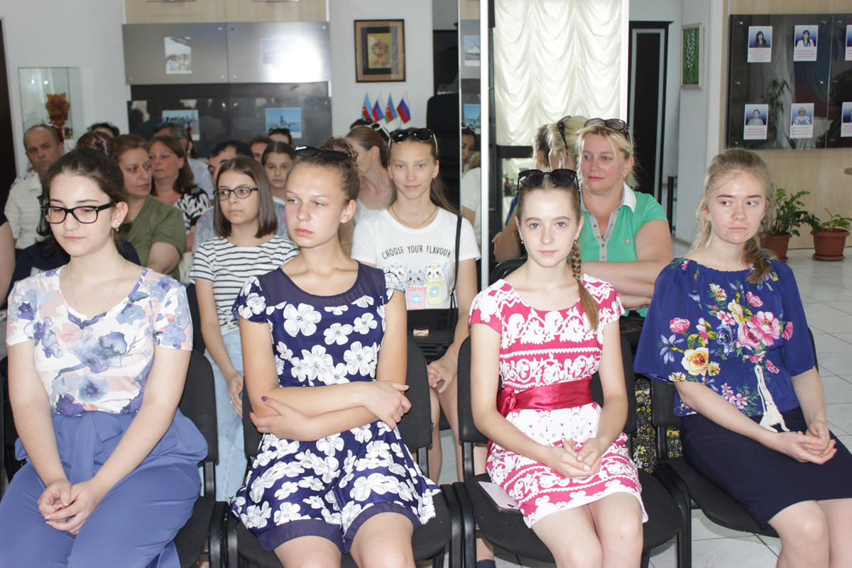 "Здравствуй, Россия!": азербайджанские школьники едут в Санкт-Петербург (ФОТО)