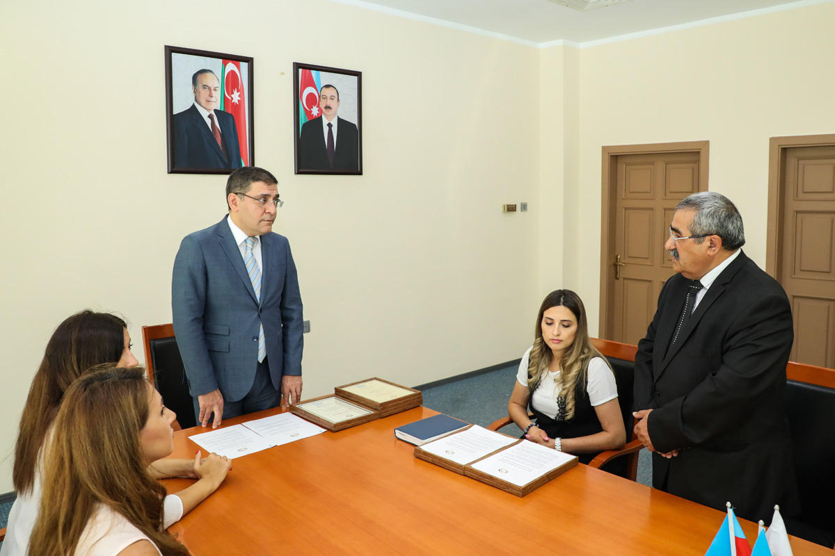 Азербайджанская промышленная корпорация учредила почетное звание "работника месяца" (ФОТО)
