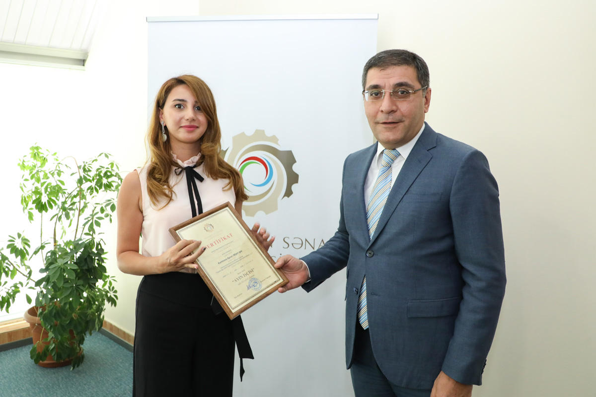 Азербайджанская промышленная корпорация учредила почетное звание "работника месяца" (ФОТО)