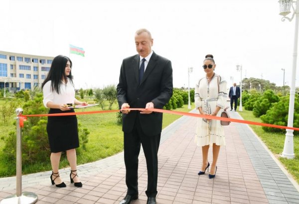 Azerbaijani president, first lady attend inauguration of new administrative building of YAP Pirallahi district branch (PHOTO)