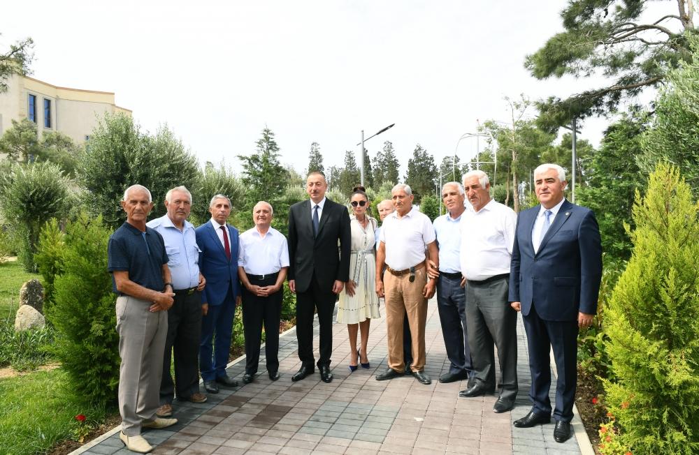 Azerbaijani president, first lady attend opening of “Mirvari” Park Complex (PHOTO)