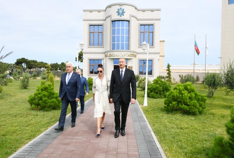 Azerbaijani president, first lady attend inauguration of new administrative building of YAP Pirallahi district branch (PHOTO)