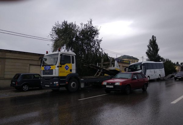 В Баку произошла цепная авария с участием автобусов  (ФОТО)