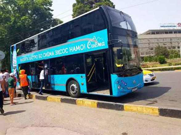 В Душанбе начал курсировать первый двухэтажный туристический автобус
