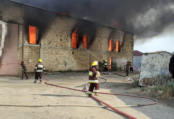 Пожар в мебельном цехе в Сумгайыте: есть пострадавший (Обновлено) (ФОТО/ВИДЕО)