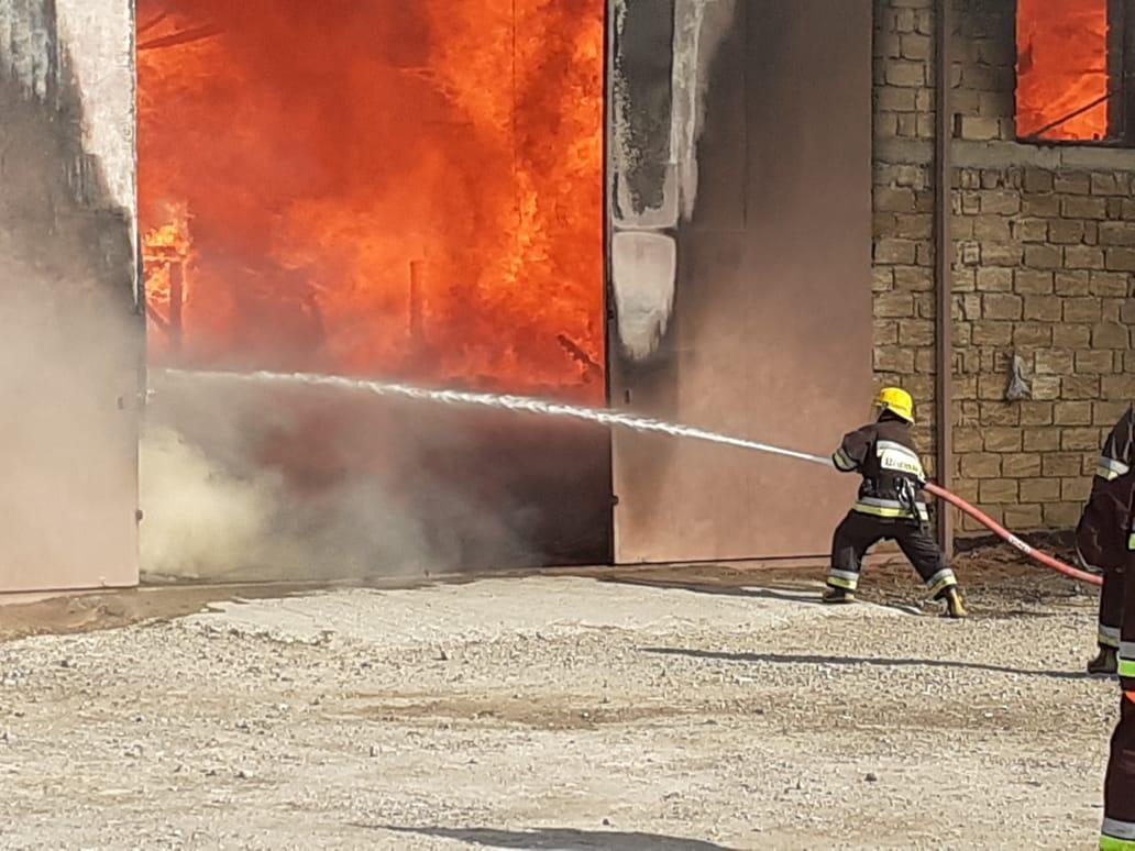 Пожар в мебельном цехе в Сумгайыте: есть пострадавший (Обновлено) (ФОТО/ВИДЕО)
