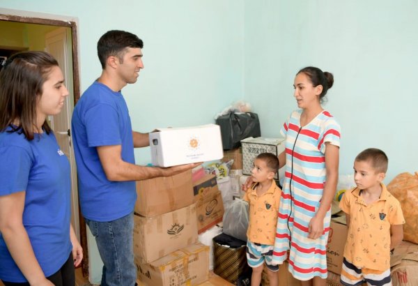 Завершилась раздача Фондом Гейдара Алиева малоимущим семьям праздничных паев по случаю праздника Гурбан (ФОТО)