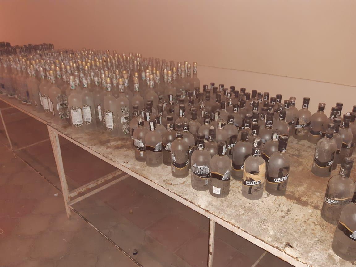 В Барде обнаружен подпольный цех по производству контрафактного алкоголя (ФOTO)