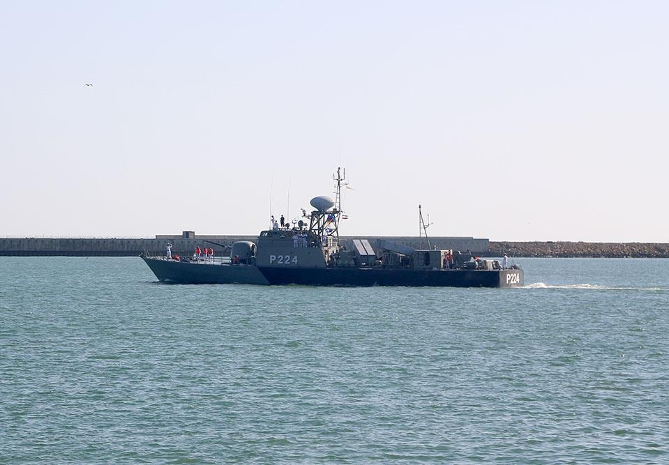 Военные корабли России и Ирана покинули бакинский порт (ФОТО)