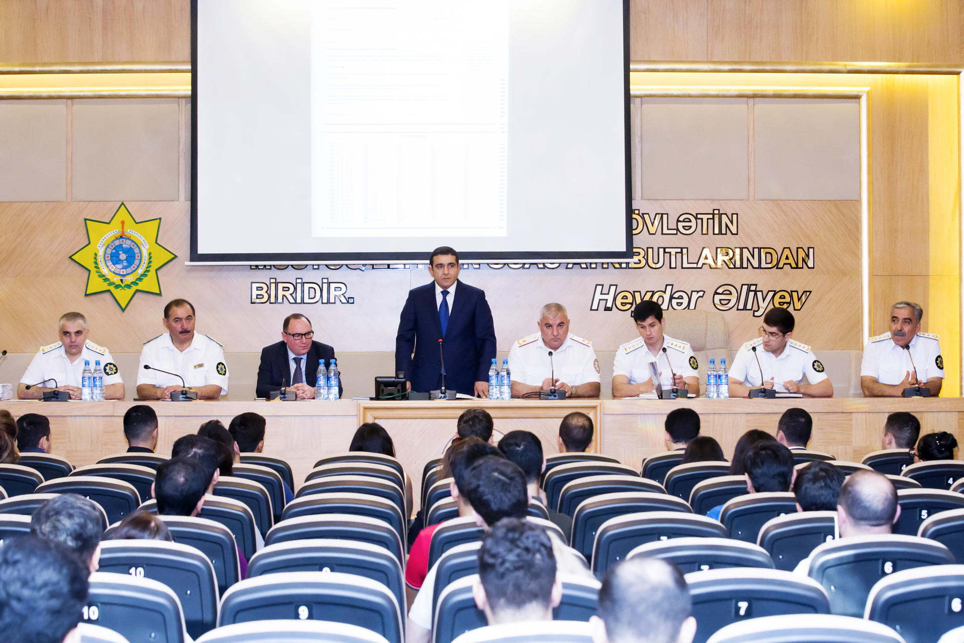 Государственный таможенный комитет Азербайджана провел экзамен для сотрудников компаний (ФОТО)