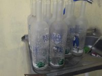 В Гяндже пресечена деятельность подпольного цеха по производству контрафактного алкоголя (ФОТО)