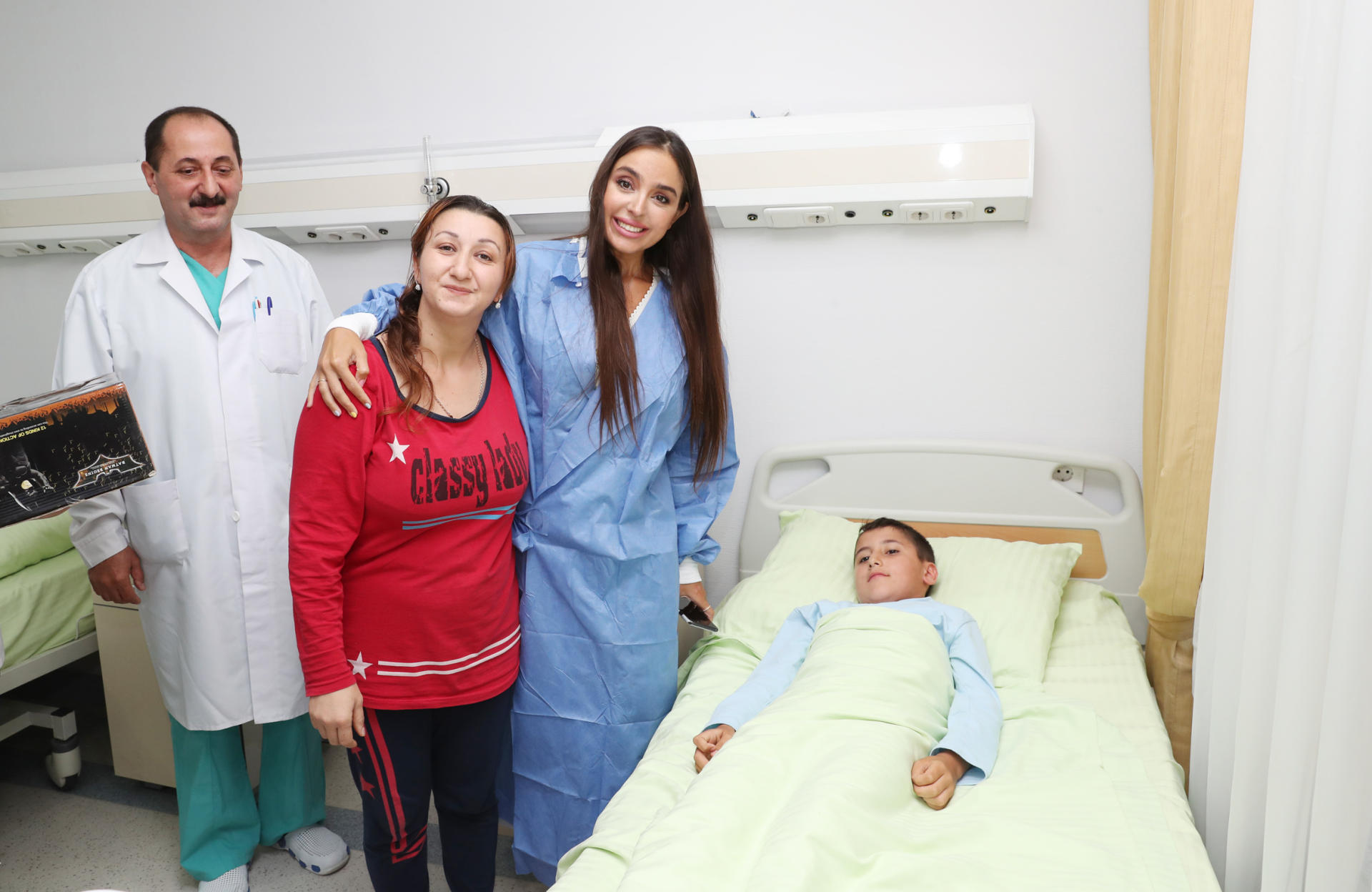 Вице-президент Фонда Гейдара Алиева Лейла Алиева в рамках проектов Фонда посетила ряд медицинских учреждений Баку (ФОТО)