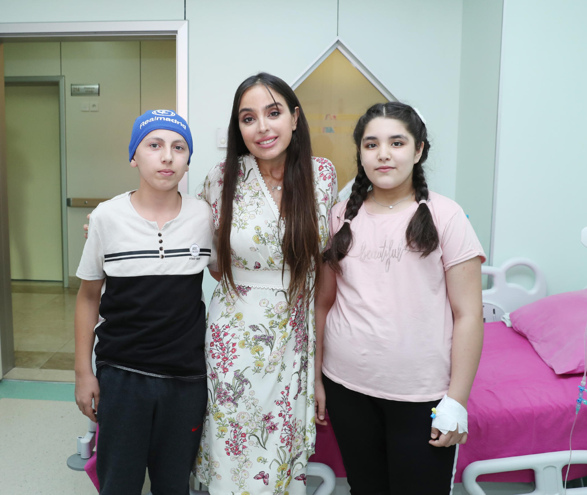 Vice-President of Heydar Aliyev Foundation Leyla Aliyeva visits several medical centers in Baku (PHOTO)