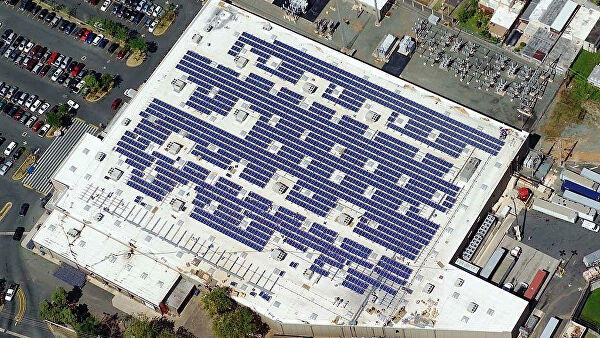 Walmart подала в суд на Tesla из-за возгорания солнечных панелей