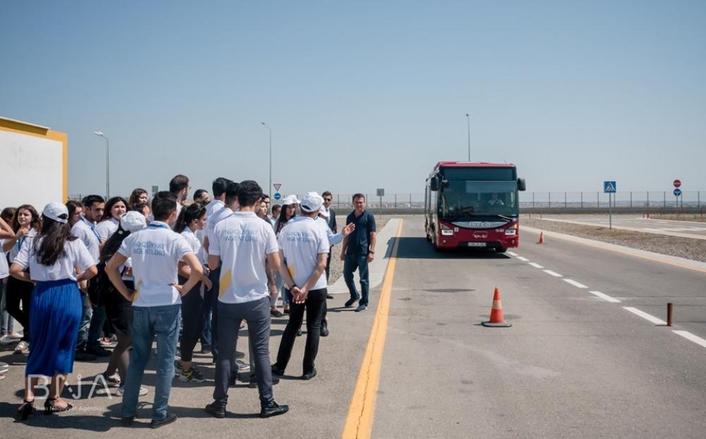 Бакинское транспортное агентство организовало для волонтеров визит-стажировку в ООО Bakubus (ФОТО)