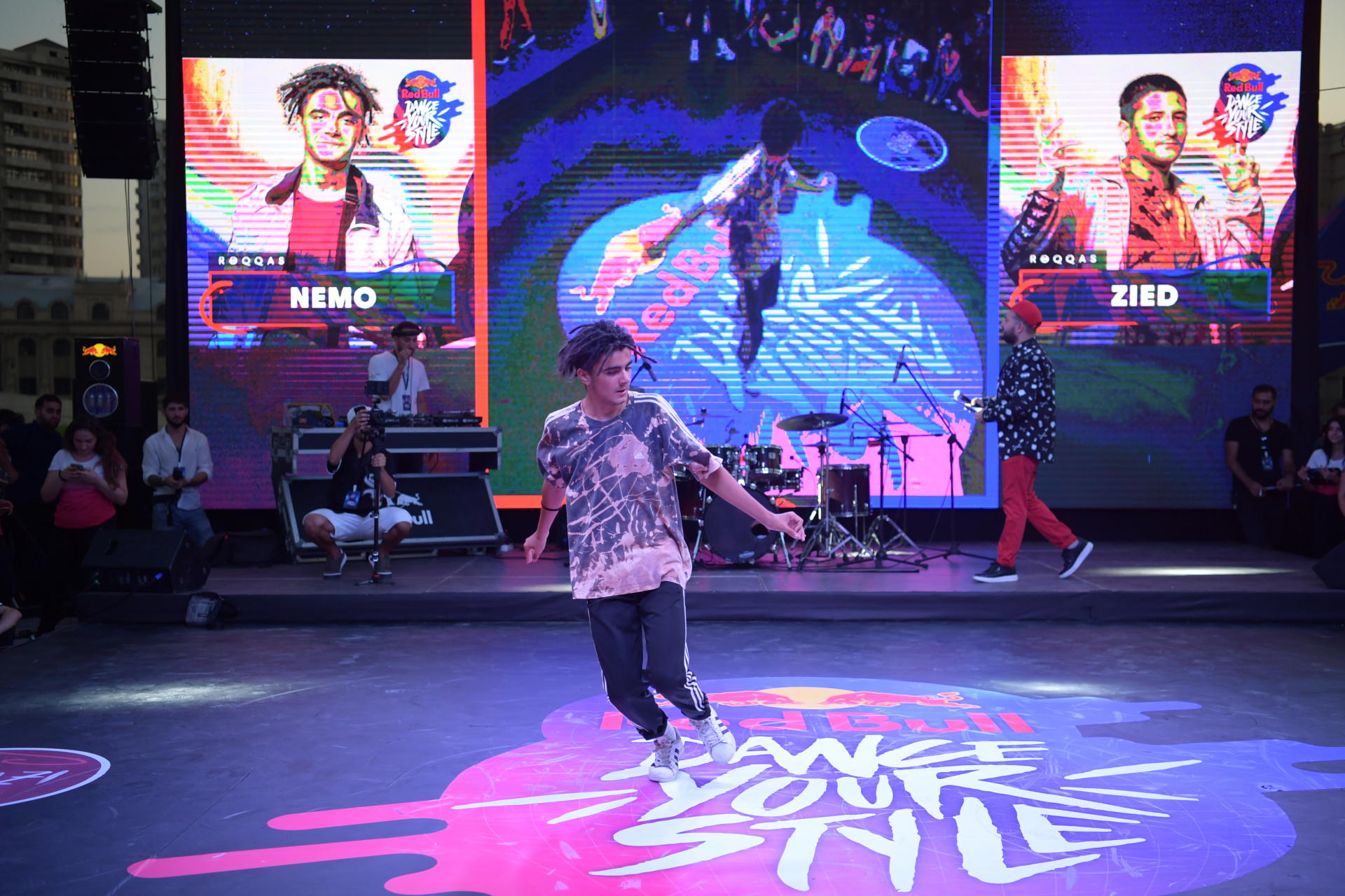 В парке Центра Гейдара Алиева прошло международное танцевальное соревнование “Red Bull Dance Your Style” (ФОТО)
