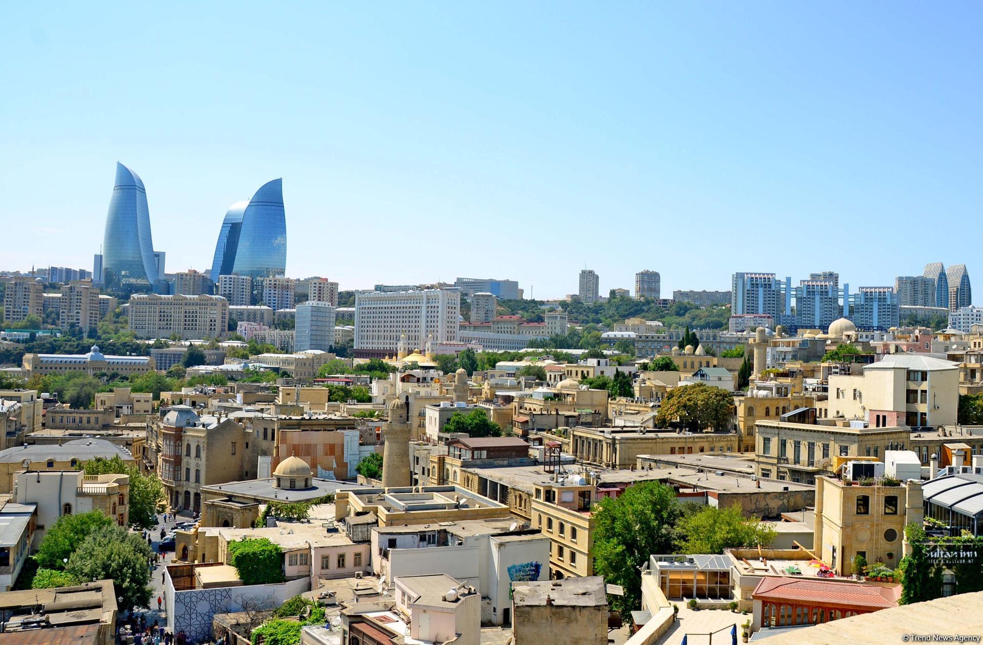 Baku’s Mysterious Tower (PHOTO)