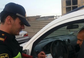 Дорожная полиция Сабунчинского района Баку остановила свыше 100 автомобилей, нарушивших ПДД (ФОТО)