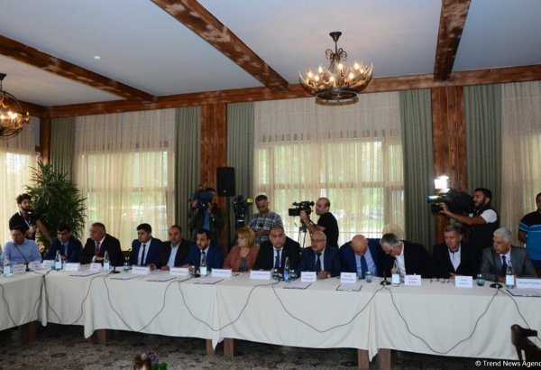 В Шамахы состоялся круглый стол в рамках первого Азербайджанского фестиваля винограда и вина (ФОТО)