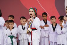 Heydər Əliyev Fondunun vitse-prezidenti Leyla Əliyeva Üzüm və Şərab Festivalında təşkil edilən pavilyonlarla tanış olub (FOTO)