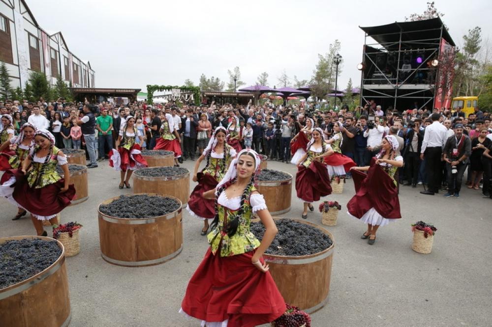 В Шамахы состоялось грандиозное открытие первого Азербайджанского фестиваля винограда и вина (ФОТО)
