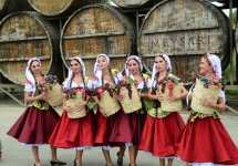 Шамаханская царица, воздушный шар, феерическое шоу - первый Азербайджанский фестиваль винограда и вина (ВИДЕО, ФОТО)